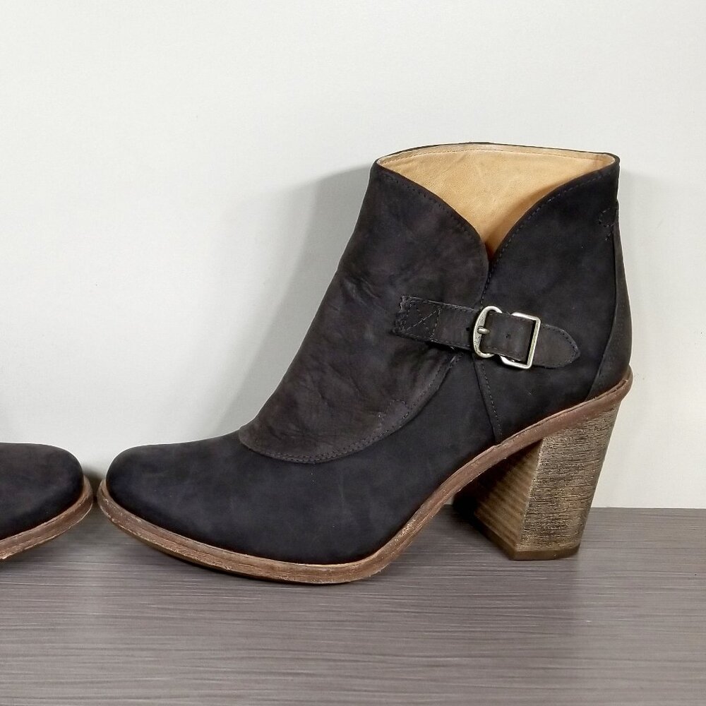 Timberland Black Ankle Boots with Brown Heel - Picture 8 of 11